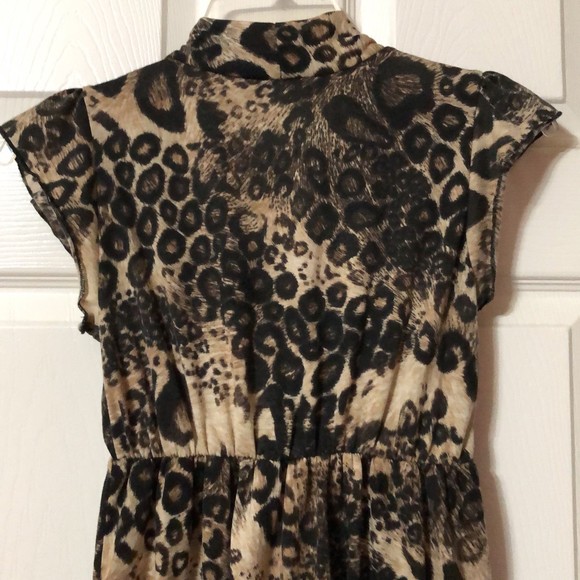 Juniors Size Small V-Neck Animal Print Blouse for Women - Picture 4 of 6